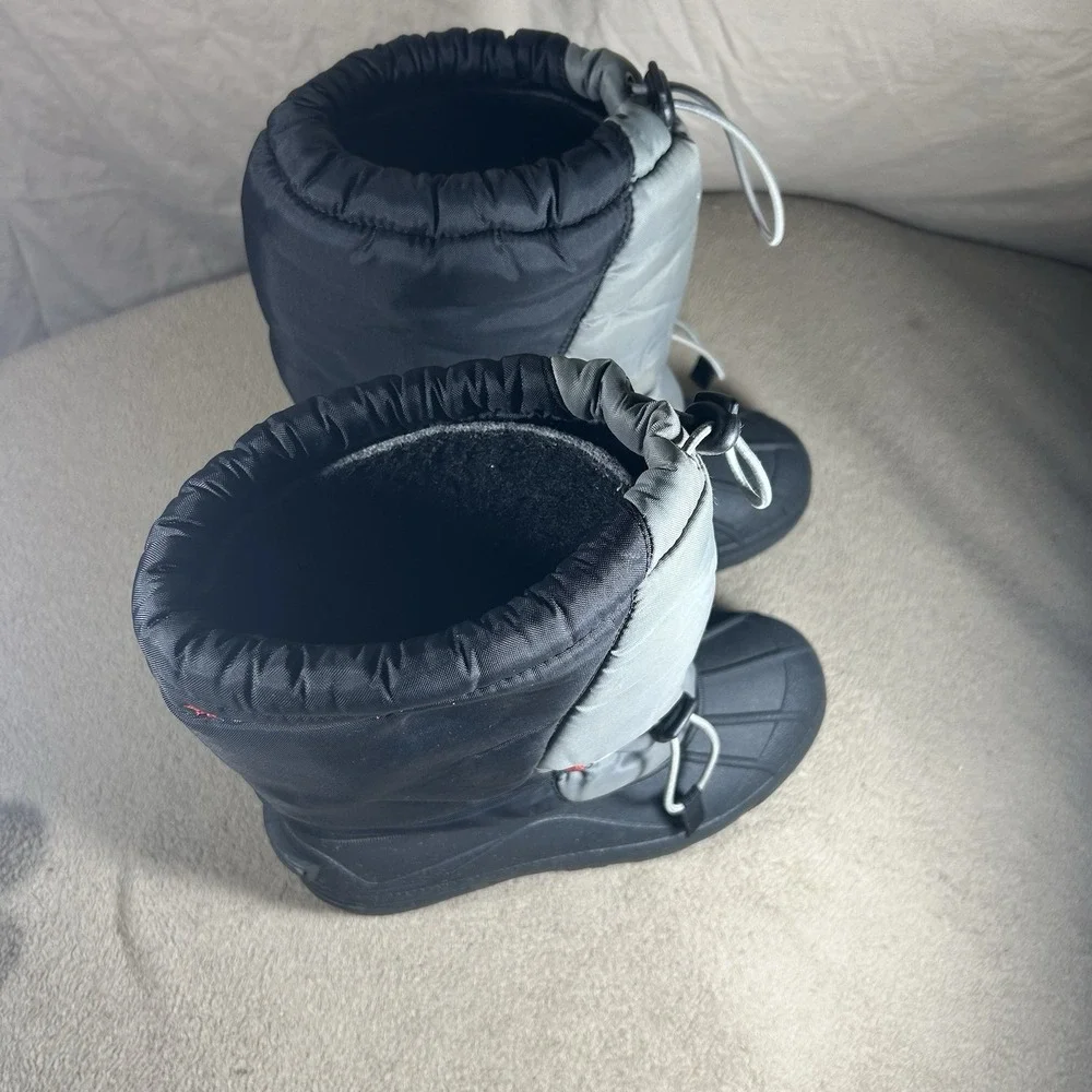 Columbia Moonridge II Snow‎ Boots Youth 5 Black Gray Insulated Winter Kids